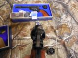 HARITAGE
ROUGH
RIDER,
22L.R. / 22 MAGNUM
COMBO,
9
SHOT
REVOLVER,
COMES
WITH
TWO
CYLINDERS,
FACTORY
NEW
IN
BOX - 5 of 17