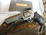 TAURUS
44
MAGNUM,
MATTED
STAINLESS
STEEL,
6.5