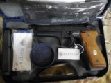 BERETTA
92FS
TRIDENT
9 - MM
PISTOL,
W / 2 - 10
ROUND
MAGAZINES,
COMBAT
SIGHTS,
WOOD
GRIPS,
FACTORY
NEW
IN
BOX - 3 of 20