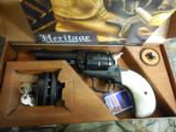 HERITAGE
22-L.R, / 22 MAGNUM
COMBO,
WHITE
PEARL
GRIPS,
3.75