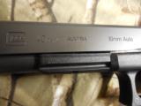 GLOCK
G-40
M.O.S.
THE
ALL
NEW
OPTIC
GLOCK
GUN,
10 -
MM,
3 - 15
ROUND
MAGS,
WITH
TRIJICON
RMR
R.D.
SIGHT
NEW
IN
BOX - 7 of 23