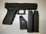 GLOCK
G - 20SF,
GEN. 3,
10 - MM,
2 - 15
ROUND
MAGAZINES,
WHITE
OUTLINE
SIGHTS,
FACTORY
NEW
IN
BOX.
- 1 of 16