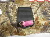 BEDSIDE
HOLSTER,
BLACKHAWK,
UNIVERSAL,
FITS
BETWEEN
THE
MATTRESS & BOX
SPRING,
FOR
MOST
REVOLVERS & AUTOS
- 13 of 23