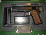 REMINGTON
1911
R1,
45 A.C.P.
WALNUT
GRIPS,
2 - 7
ROUND
MAGAZINES,
5.0"
BARREL,
BLUED,
FACTORY
NEW
IN
BOX
- 3 of 15