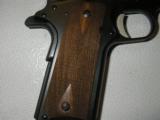 REMINGTON
1911
R1,
45 A.C.P.
WALNUT
GRIPS,
2 - 7
ROUND
MAGAZINES,
5.0"
BARREL,
BLUED,
FACTORY
NEW
IN
BOX
- 6 of 15