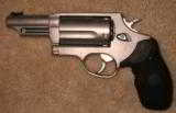TAURUS
JUDGE,
STAINLESS
STEEL,
45 LONG / 410,
3.0" BARREL,
CRIMSON
TRACE
LASER,
LEATHER
HOLSTER,
ALL
FACTORY
NEW
IN
BOX - 6 of 25