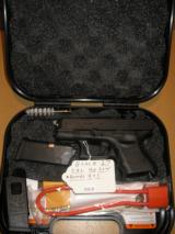 GLOCKG-27GEN3,SUBCOMPACT,TWO9 + 1ROUNDMAGAZINES,COMBATSIGHTS,3.5"BARREL,Popular With Police On And Off Duty, - 1 of 20