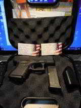 GLOCKG-27GEN3,SUBCOMPACT,TWO9 + 1ROUNDMAGAZINES,WHITEOUTLINESIGHTS,3.5"BARREL,Popular With Police On And Off Duty - 1 of 20