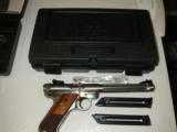 RUGER
MARK
III
HUNTER,
#10118,
6.8"
BARREL,
S / S,
2 - 10
ROUND
MAGAZINES,
FIBER
OPTIC
SIGHT,
FACTORY
NEW
IN
BOX
- 6 of 25