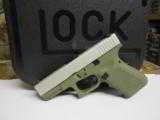 GLOCK
Gen 4 - G19
USA
(Davidson Special Edition) Cerakote
Forest
Green
9 - MM,
3 -15 + 1
RD.
MAGS,
4.0"
BARREL,
FACTORY
NEW - 12 of 23