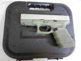 GLOCK
Gen 4 - G19
USA
(Davidson Special Edition) Cerakote
Forest
Green
9 - MM,
3 -15 + 1
RD.
MAGS,
4.0"
BARREL,
FACTORY
NEW - 14 of 23