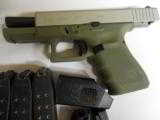 GLOCK
Gen 4 - G19
USA
(Davidson Special Edition) Cerakote
Forest
Green
9 - MM,
3 -15 + 1
RD.
MAGS,
4.0"
BARREL,
FACTORY
NEW - 10 of 23