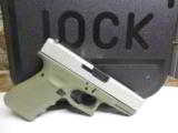 GLOCK
Gen 4 - G19
USA
(Davidson Special Edition) Cerakote
Forest
Green
9 - MM,
3 -15 + 1
RD.
MAGS,
4.0"
BARREL,
FACTORY
NEW - 11 of 23