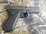 GLOCK
22, .40 - S&W
Caliber, POLICE
TRADE
IN,
MBS
Model
With
Night
Sights,
In
Excellent
Condition (ALMOST NEW)
W / 3 - 15
RD
MAGS - 4 of 24