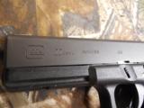 GLOCK
22, .40 - S&W
Caliber, POLICE
TRADE
IN,
MBS
Model
With
Night
Sights,
In
Excellent
Condition (ALMOST NEW)
W / 3 - 15
RD
MAGS - 5 of 24