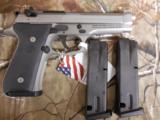 BERETTA
92FS
9 - M M
INOX,
S / S,
DECOCK / SAFETY,
3 - 15+1
ROUND
MAGAZINES,
RED
DOT
COMBAT
SIGHTS,
FACTORY
NEW
IN
BOX - 3 of 20
