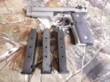 BERETTA
92FS
9 - M M
INOX,
S / S,
DECOCK / SAFETY,
3 - 15+1
ROUND
MAGAZINES,
RED
DOT
COMBAT
SIGHTS,
FACTORY
NEW
IN
BOX - 12 of 20