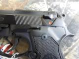 BERETTA
92FS
9 - M M,
DECOCK / SAFETY,
3 - 15+1
ROUND
MAGAZINES,
WHITE
DOT
COMBAT
SIGHTS,
FACTORY
NEW
IN
BOX - 8 of 21