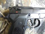 BERETTA
92FS
9 - M M,
DECOCK / SAFETY,
3 - 15+1
ROUND
MAGAZINES,
WHITE
DOT
COMBAT
SIGHTS,
FACTORY
NEW
IN
BOX - 9 of 21