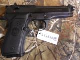 BERETTA
92FS
9 - M M,
DECOCK / SAFETY,
3 - 15+1
ROUND
MAGAZINES,
WHITE
DOT
COMBAT
SIGHTS,
FACTORY
NEW
IN
BOX - 4 of 21