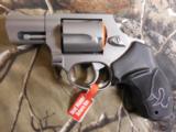 TAURUS
Model
85,
38 Special
2"
BARREL,
FS
5rd
Black
Rubber Grip,
S / S,
Single / Double,
WILL
TAKE + P
LOADS,
FACTORY
NEW
IN - 4 of 18