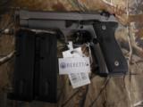 BERETTA92FS9 - M MINOX,S / S,DECOCK / SAFETY,3 - 15+1ROUNDMAGAZINES,REDDOTCOMBATSIGHTS,FACTORYNEWINBOX - 4 of 18