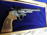 SMITH & WESSON,
DIRTY
HARRY,
MODLE
29,
44
MAGNUM,
COCOBOLO WOOD
GRIPS,
6.5"
BARREL, W
/ Wooden Display Case,
NEW IN BOX - 6 of 25