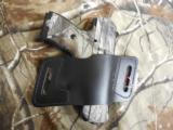 HOLSTER,
VERSACARRY
QUICK
SLIDE
S1
OWB
AMBIDEXTROUS
SIZE
3
BLACK
HI
QUALITY
LEATHER - 10 of 25