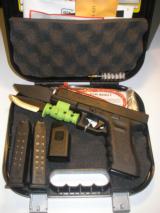 GLOCK
G-22,
GENERATION
3,
2 - 15
ROUND
MAGS,
40 S&W,
MAG
LOADER.
FACTORY
N.I.B,.*** RECEIVE ONE FREE 31 ROUND MAGAZINE WITH
GUN *** - 1 of 19