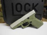 GLOCK
Gen 4 - G19
USA
(Davidson Special Edition) Cerakote
Forest
Green
9 - MM,
3 -15 + 1
RD.
MAGS,
4.0"
BARREL,
FACTORY
NEW - 12 of 25