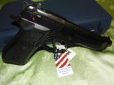 BERETTA
M-9,
4.9" BARREL,
3 - 15
ROUND
MAGAZINES,
3- DOT
CONFIGURATION
SIGHTS,
AMBIDEXTROUS
SAFETY,
FACTORY
NEW
IN
BOX - 6 of 18