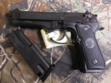 BERETTA
ITALY
92-FS,
9-MM,
TWO - 15
ROUND
MAGAZINES.
3 DOT WHITE
SIGHTS,
AMBIDEXTRDUS
SAFETY,
FACTORY
NEW
IN
BOX - 6 of 25