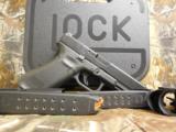 GLOCK
G17
GEN
5,
9 - MM,
17+1 ROUND
MAG,
3- MAGAZINES,
NIGHT
SIGHTS,
Grips: Black Interchangeable Backstrap,
FACTORY
NEW
IN
BOX !!!!! - 16 of 23