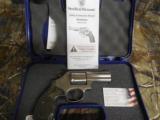 S&W
686 +,
3"
BARREL,
.357
MAGNUM,
7-SHOT
REVOLVER,
S/S
UNFLUTED
CYLINDER,
WOOD
GRIPS,
FACTORY
NEW
IN
BOX - 5 of 23