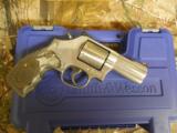 S&W
686 +,
3"
BARREL,
.357
MAGNUM,
7-SHOT
REVOLVER,
S/S
UNFLUTED
CYLINDER,
WOOD
GRIPS,
FACTORY
NEW
IN
BOX - 3 of 23