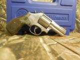S&W
686 +,
3"
BARREL,
.357
MAGNUM,
7-SHOT
REVOLVER,
S/S
UNFLUTED
CYLINDER,
WOOD
GRIPS,
FACTORY
NEW
IN
BOX - 14 of 23