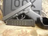 GLOCK
G-20SF,
10-MM,
GEN.-3, TWO
15 + 1
ROUND
MAGAZINES,
WHITE
OUTLINE
SIGHTS,
4.6"
BARREL,
FACTORY
NEW
IN
BOX !!! - 12 of 19