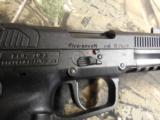 FN
FIVE - SEVEN
5.7 M-M X28,
BLACK,
3 - 20
ROUND
MAGAZINES,
ADJUSTABLE
SIGHTS,
UNDER
RAIL,
FACTORY
NEW
IN
BOX !!!!! - 7 of 24