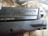 Smith & Wesson,
M&P 9 Compact,
Double 9-MM,
3.5