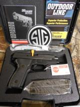 SIG
SAUER
P229
9MM
CLASSIC
CARRY,
3.9"
BARREL,
SIGLITE,
3-13+1
RIUND
MAGAZINES,
NIGHT
SIGHTS,
G10
(TALO)
NEW
IN
BOX - 1 of 25