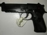 BERETTA
92-A1,
9-MM,
3-17
ROUND
MAGAZINES,
COMBAT SIGHTS,
4.9"
BARREL.
ITALY,
FACTORY
NEW
IN
BOX - 4 of 21
