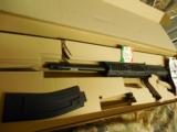 AR-15,
22 L.R.
COMPLETE UPPER,
WITH
QUARD
RAIL, OPTIC
READY, 18.5"
BARREL, 2-28
ROUND
MAGS,
1 in 16
TWIST,
FACTORY
NEW
IN
BOX - 2 of 20