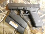 GLOCK
G-31,
NIGHT
SIGHTS,
PREOWNED,
EXCELLENT
CONDITION,
357
SIG,
3 -15
ROUND
MAGAZINES,
HARD
CASE, - 8 of 25