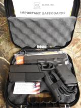 GLOCK
G-22,
GEN - 4,
40 S&W
PREOWNED,
EXCELLENT
CONDITION,
3 - 15
ROUND
MAGAZINES,
NIGHT
SIGHTS,
HARD
PLASTIC
CASE ( ALMOST NEW ) - 1 of 25