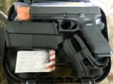 GLOCK
G-22,
GEN - 4,
40 S&W
PREOWNED,
EXCELLENT
CONDITION,
3 - 15
ROUND
MAGAZINES,
NIGHT
SIGHTS,
HARD
PLASTIC
CASE ( ALMOST NEW ) - 2 of 25