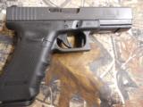 GLOCK
G-22,
GEN - 4,
40 S&W
PREOWNED,
EXCELLENT
CONDITION,
3 - 15
ROUND
MAGAZINES,
NIGHT
SIGHTS,
HARD
PLASTIC
CASE ( ALMOST NEW ) - 10 of 25
