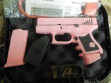GOLCK G-27 CUSTON,
GEN-3
, LIKE NEW!!!
, JUST
CERKOTED
(MUDDY GIRL ,
NIGHT
SIGHTS,
3-MAGAZINES, ALL PAPER WORK & GLOCK
CASE !!! - 4 of 25