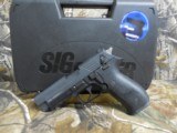 SIG / SAUER,
22-L.R. MOSQUITO,
10 + 1
ROUND
MAGAZINE,
3.9"
BARREL,
ADJUSTABLE
SIGHTS,
FACTORY
NEW
IN
BOX.. - 3 of 22