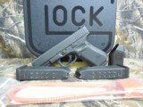 GLOCK
G-23,
GEN - 4,
40 S&W
PREOWNED,
LIKE
NEW
CONDITION,
3 - 13
ROUND
MAGAZINES,
NIGHT
SIGHTS,
HARD
PLASTIC
CASE - 4 of 21