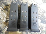 GLOCKG-27GEN4,PEOWNED,LIKENEW, 40 S & W,3.42" BARREL,WHITEOUTLINESIGHTS,3- 11+1 MAGS., Black Interchangeable Backstrap, - 12 of 20